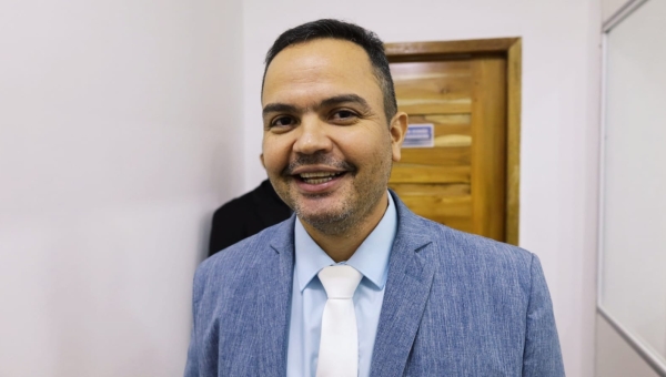 Câmara de Rio Branco aprova por unanimidade projeto de Leôncio Castro que regulamenta moto aplicativos na Capital